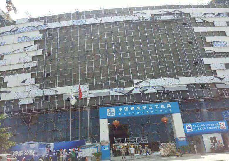 ?？谶h(yuǎn)大購物中心電纜橋架進(jìn)場