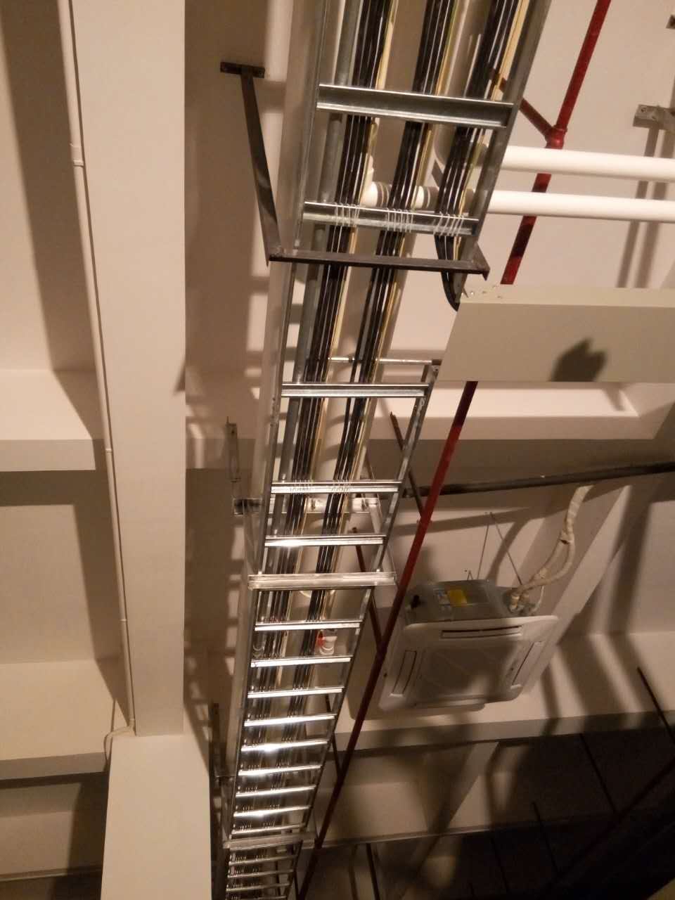 松山湖華為電纜橋架進(jìn)場(chǎng)(圖2) 華為橋架安裝圖一