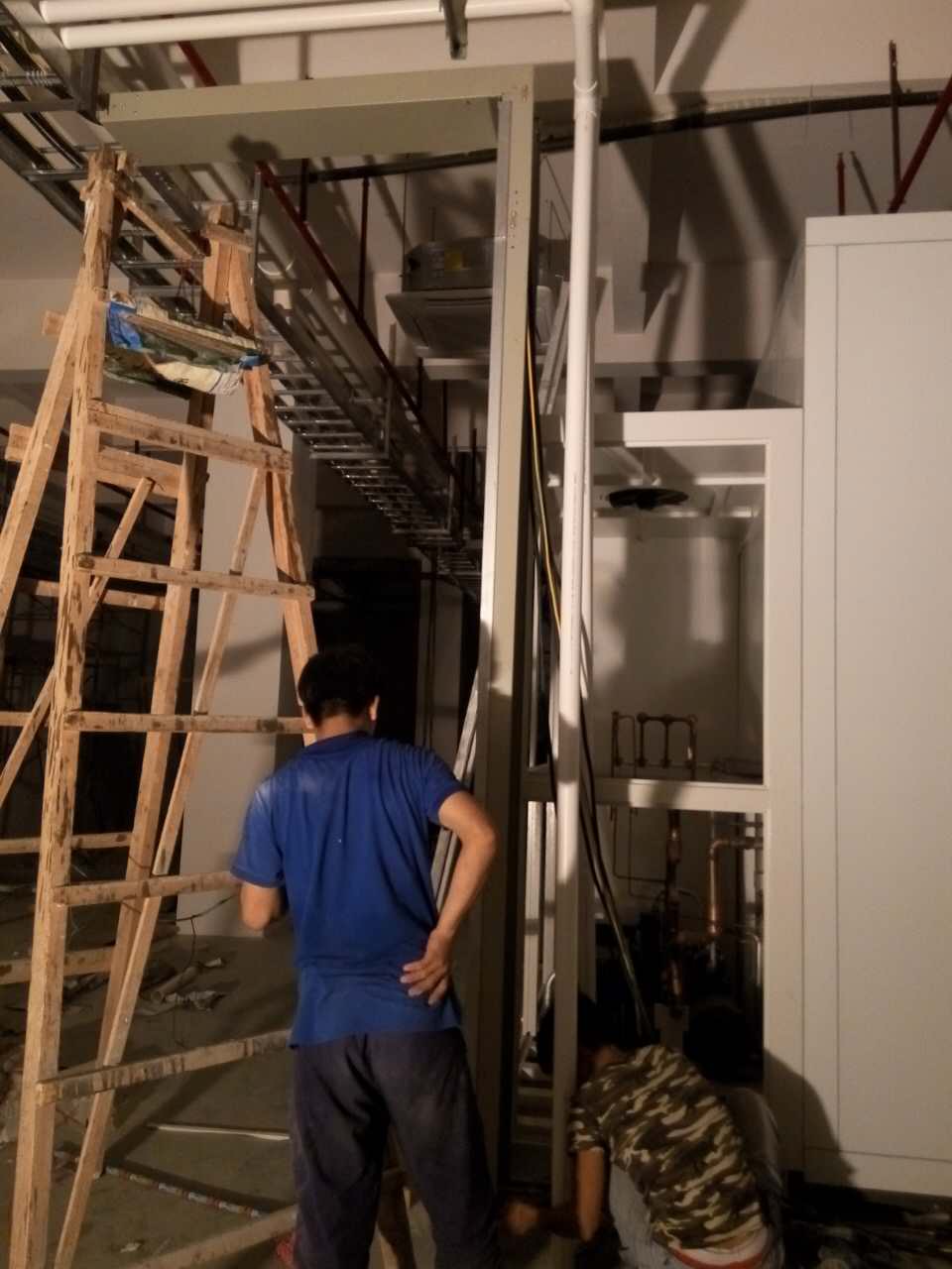 松山湖華為電纜橋架進(jìn)場(chǎng)(圖5) 華為橋架安裝圖四